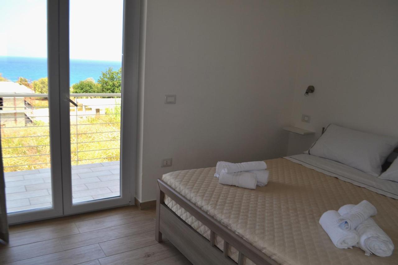 Campus Dei - Tropea Rooms エクステリア 写真