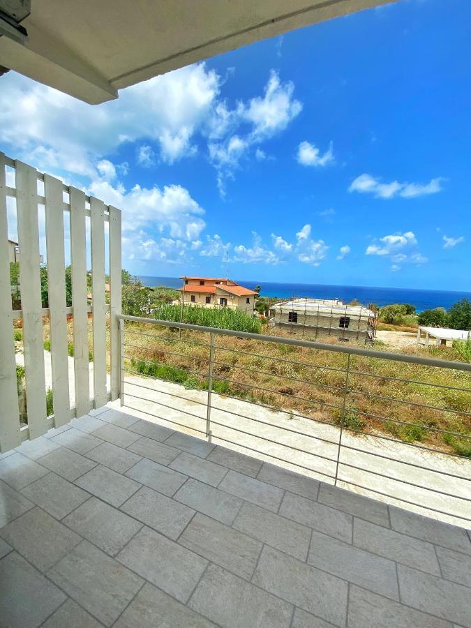 Campus Dei - Tropea Rooms エクステリア 写真