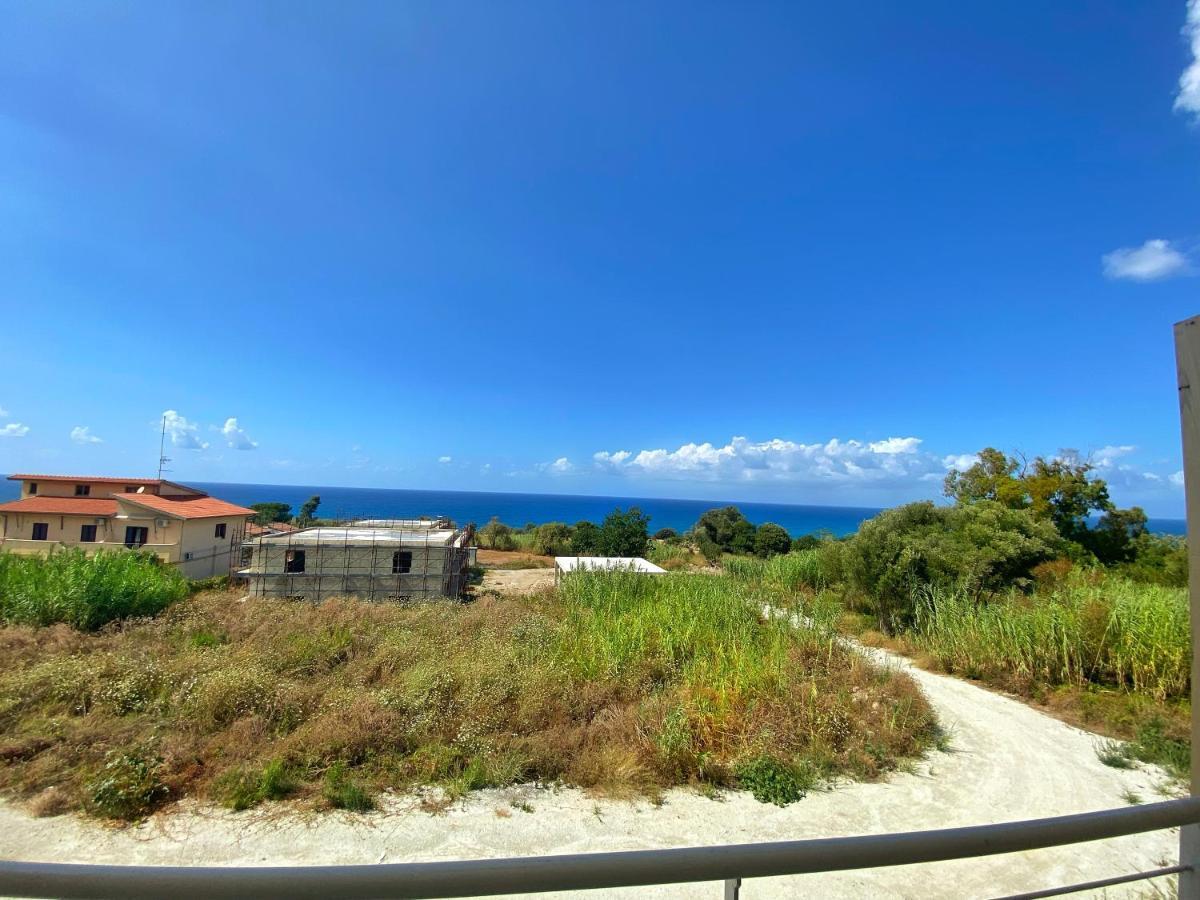 Campus Dei - Tropea Rooms エクステリア 写真