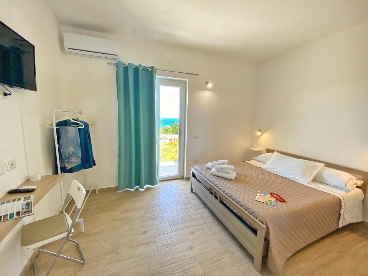 Campus Dei - Tropea Rooms エクステリア 写真