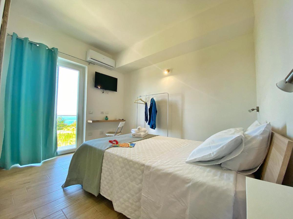 Campus Dei - Tropea Rooms エクステリア 写真